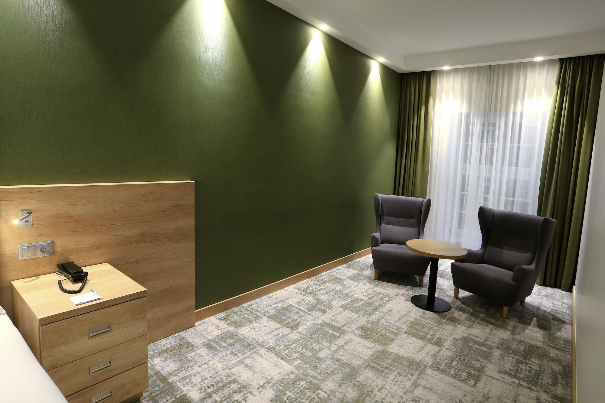 Hampton By Hilton Old Town Hotell 3*